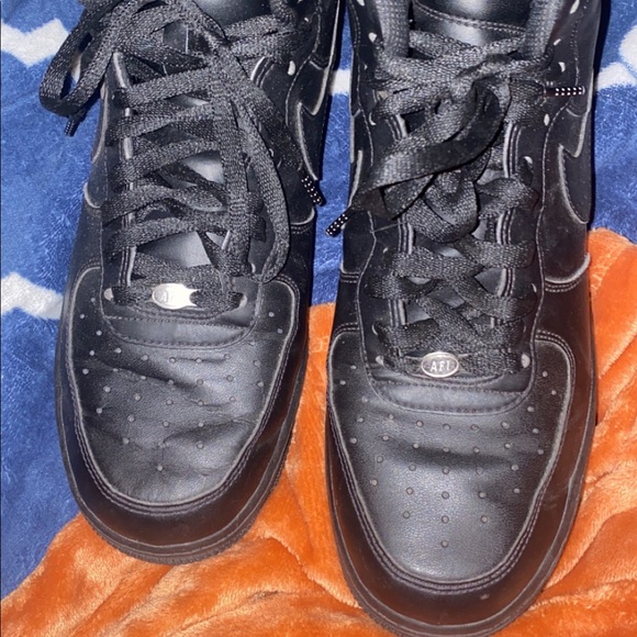 Black Nike Airforce 1 - Picture 1 of 3